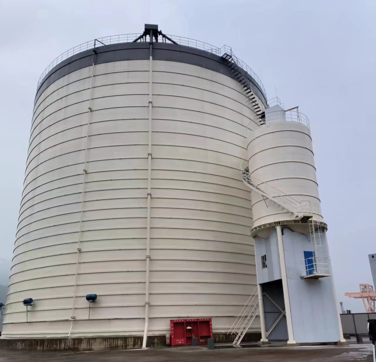 平阴10万吨水泥钢板库